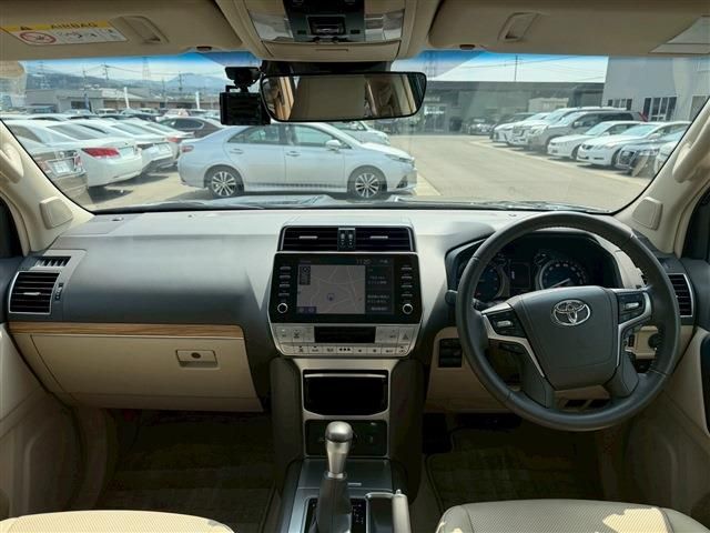 TOYOTA LANDCRUISER PRADO 2023 Image 31