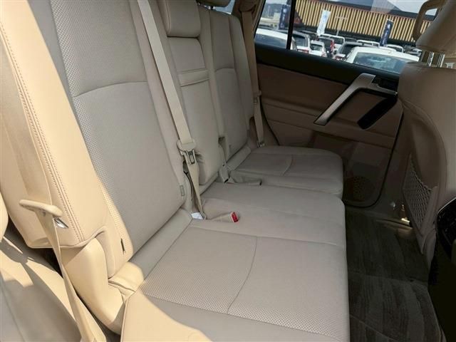 TOYOTA LANDCRUISER PRADO 2023 Image 31