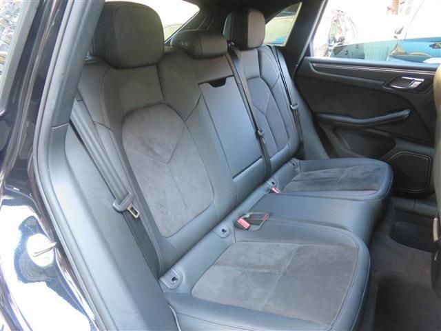 PORSCHE MACAN 2017 Image 31