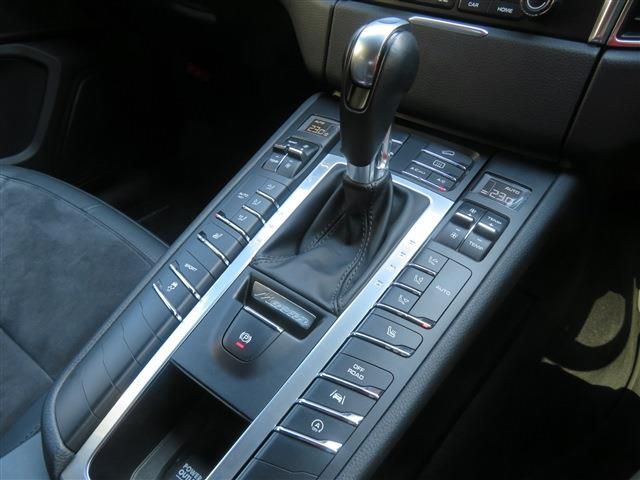 PORSCHE MACAN 2017 Image 31