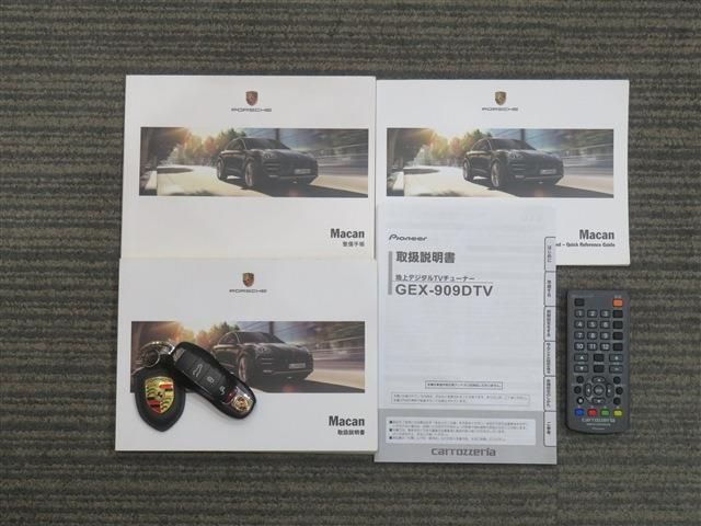 PORSCHE MACAN 2017 Image 31