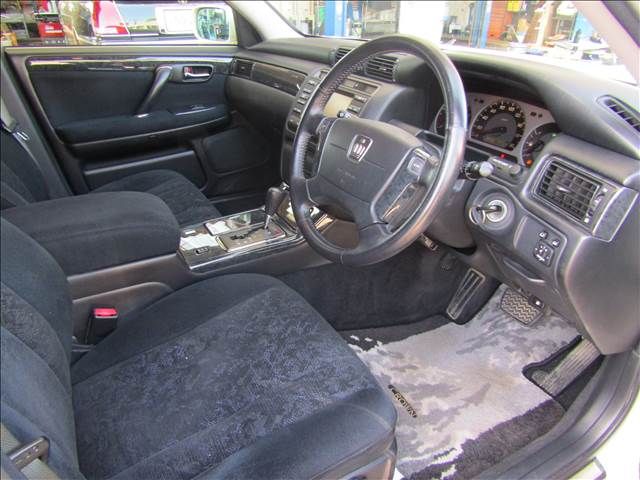 TOYOTA CROWN SEDAN 2002 Image 31