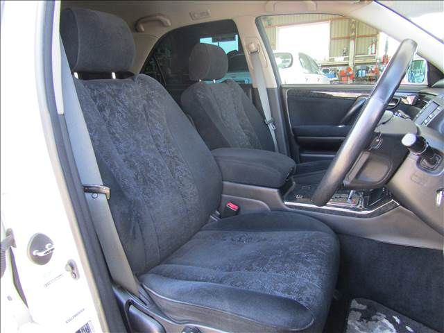 TOYOTA CROWN SEDAN 2002 Image 31