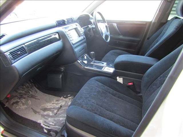 TOYOTA CROWN SEDAN 2002 Image 31