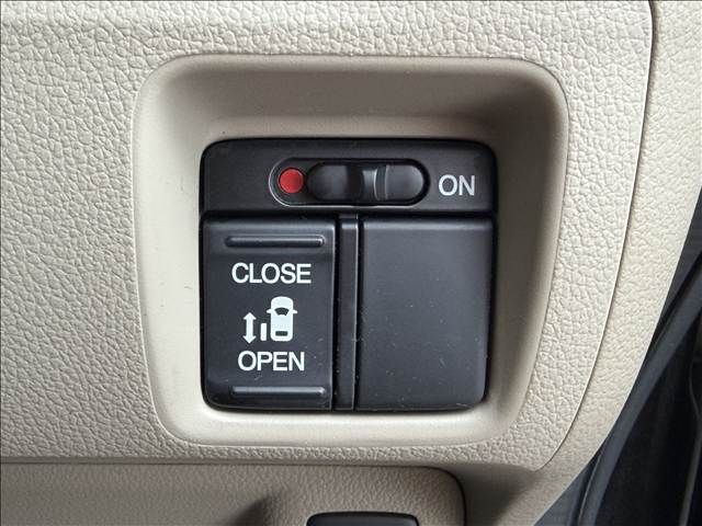 HONDA N BOX 2013 Image 31
