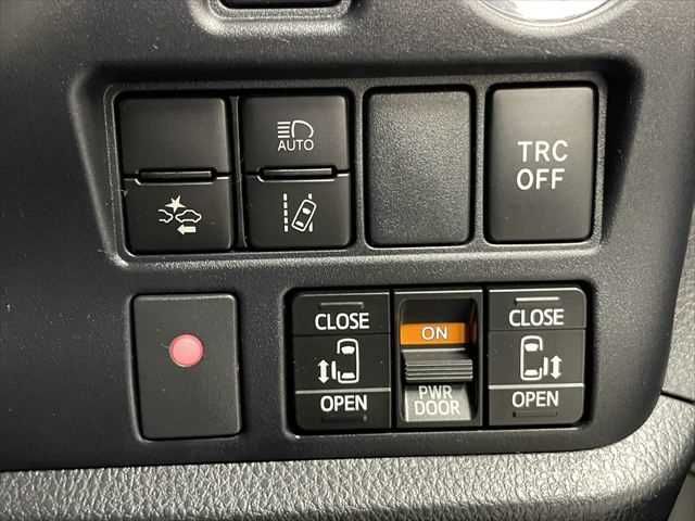 TOYOTA NOAH HYBRID 2019 Image 31