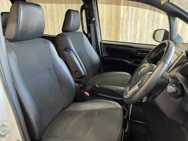 TOYOTA NOAH HYBRID 2019 Image 31