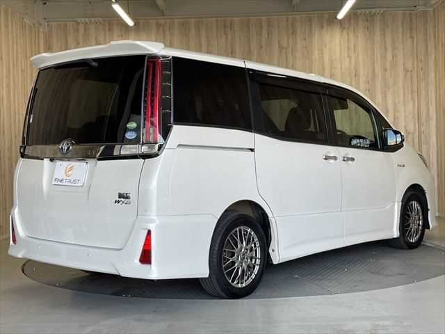 TOYOTA NOAH HYBRID 2019 Image 31