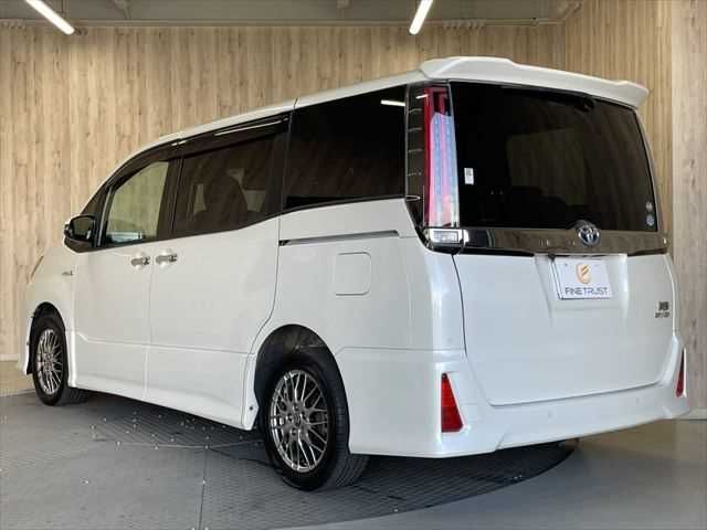 TOYOTA NOAH HYBRID 2019 Image 31