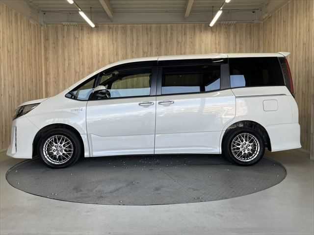 TOYOTA NOAH HYBRID 2019 Image 31