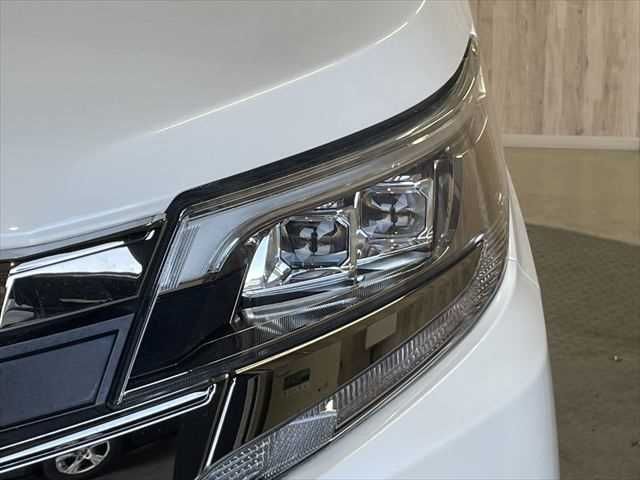 TOYOTA NOAH HYBRID 2019 Image 31