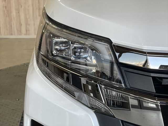 TOYOTA NOAH HYBRID 2019 Image 31