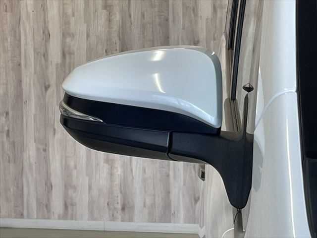 TOYOTA NOAH HYBRID 2019 Image 31