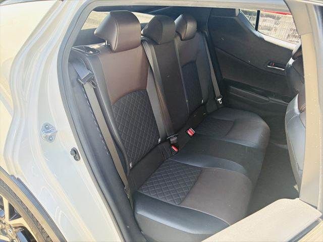 TOYOTA C-HR 2017 Image 31