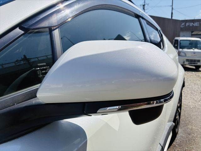 TOYOTA C-HR 2017 Image 31