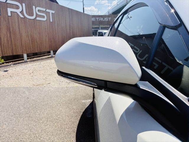 TOYOTA C-HR 2017 Image 31