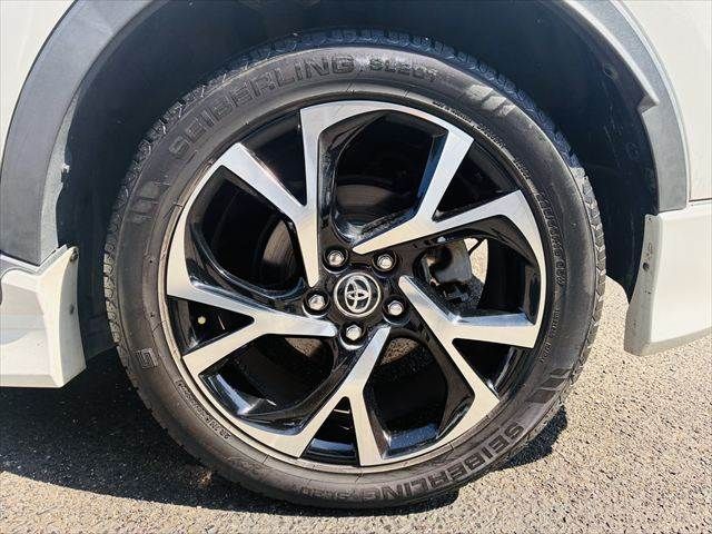 TOYOTA C-HR 2017 Image 31