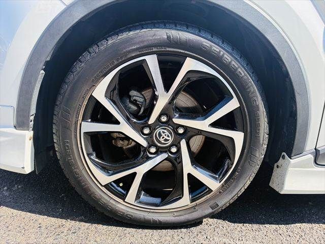 TOYOTA C-HR 2017 Image 31