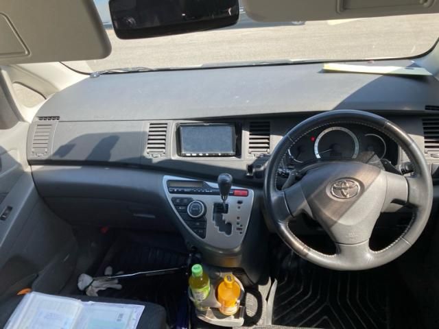 TOYOTA ISIS 2008 Image 31