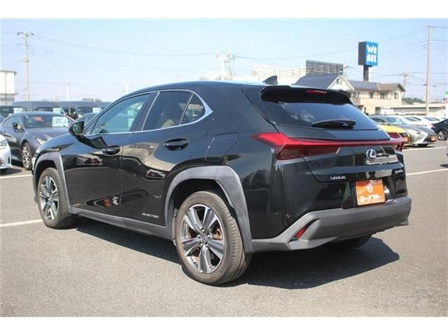 TOYOTA LEXUS UX300E 2021 Image 31