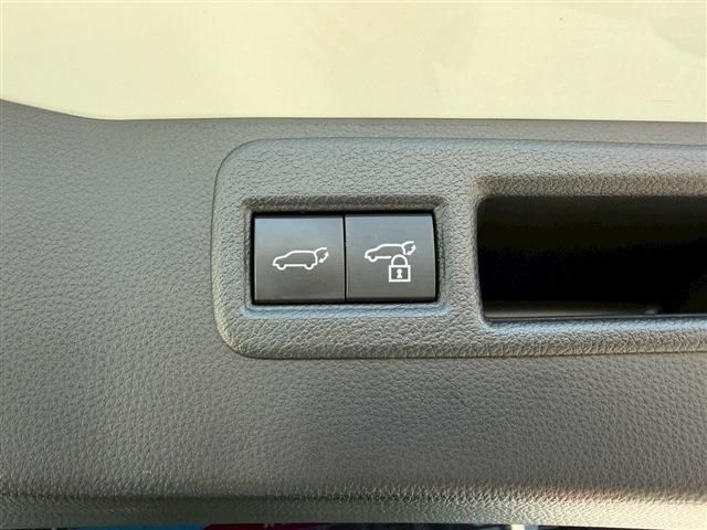 TOYOTA HARRIER 2WD 2021 Image 31