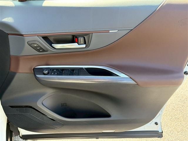 TOYOTA HARRIER 2WD 2021 Image 31