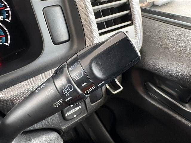 TOYOTA REGIUSACE VAN 2WD 2012 Image 31