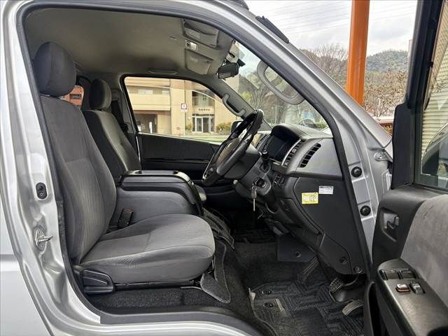 TOYOTA REGIUSACE VAN 2WD 2012 Image 31