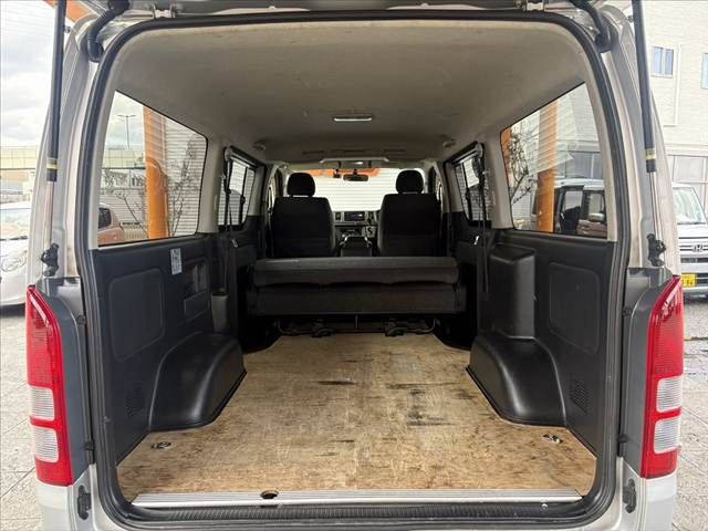 TOYOTA REGIUSACE VAN 2WD 2012 Image 31