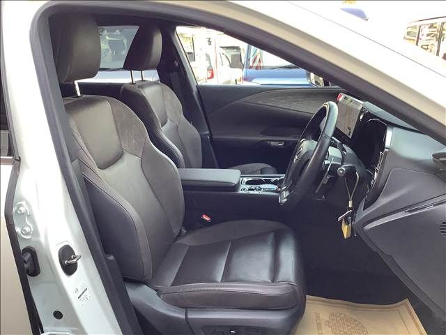 TOYOTA LEXUS RX450H+ 2023 Image 31