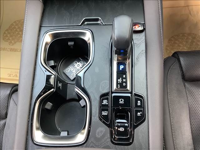 TOYOTA LEXUS RX450H+ 2023 Image 31