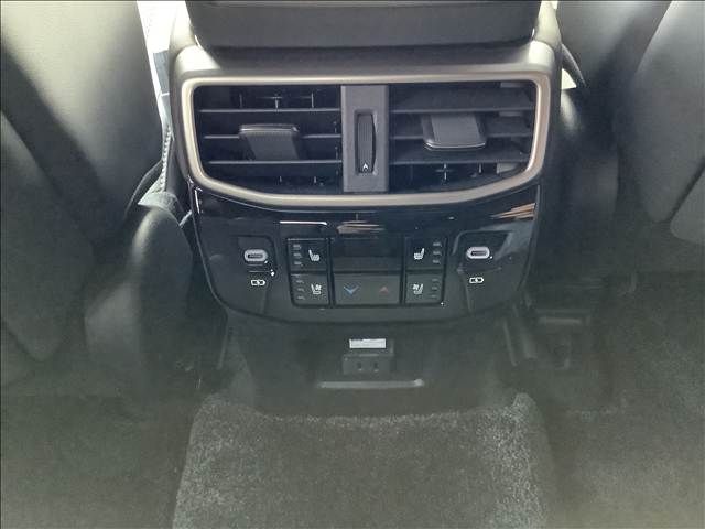 TOYOTA LEXUS RX450H+ 2023 Image 31