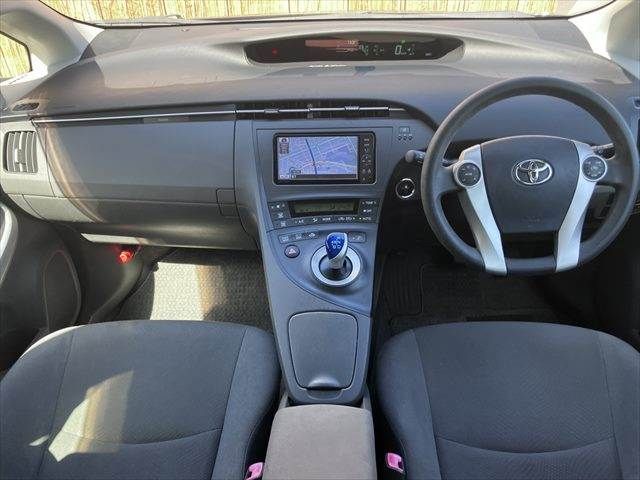 TOYOTA PRIUS 2011 Image 31