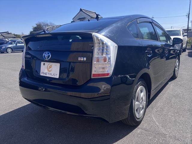 TOYOTA PRIUS 2011 Image 31