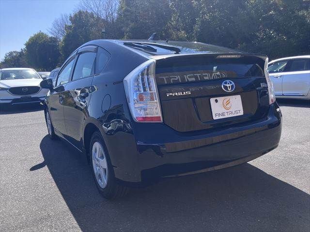 TOYOTA PRIUS 2011 Image 31