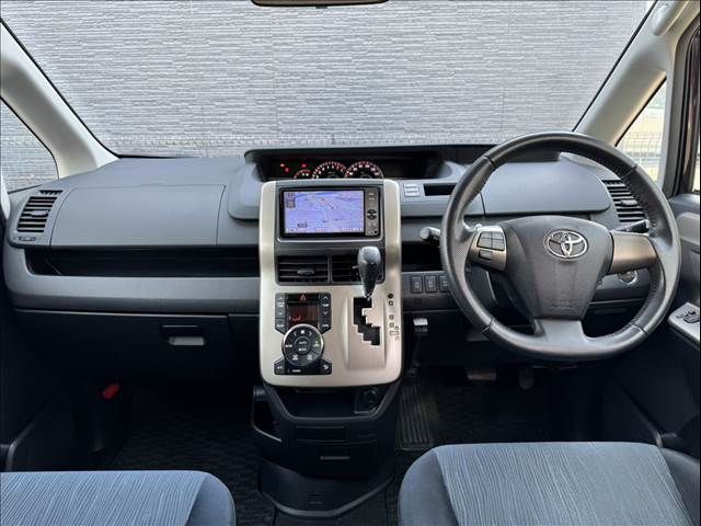 TOYOTA NOAH 4WD 2011 Image 31
