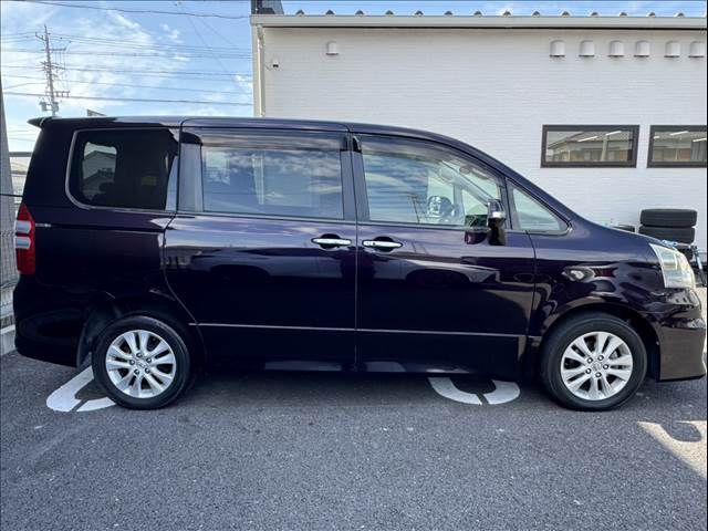 TOYOTA NOAH 4WD 2011 Image 31