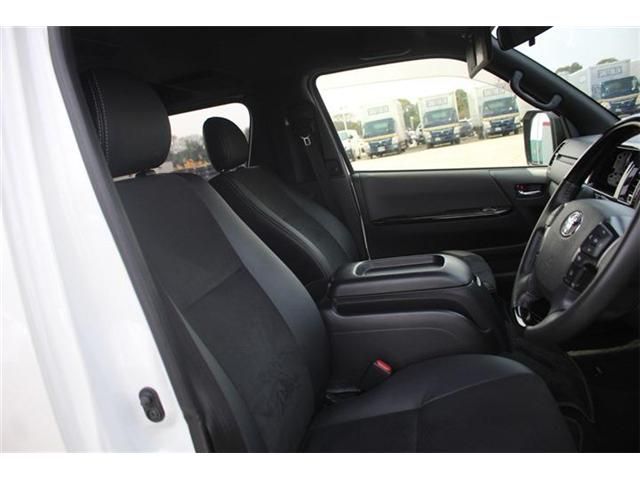 TOYOTA HIACE VAN 2WD 2023 Image 31