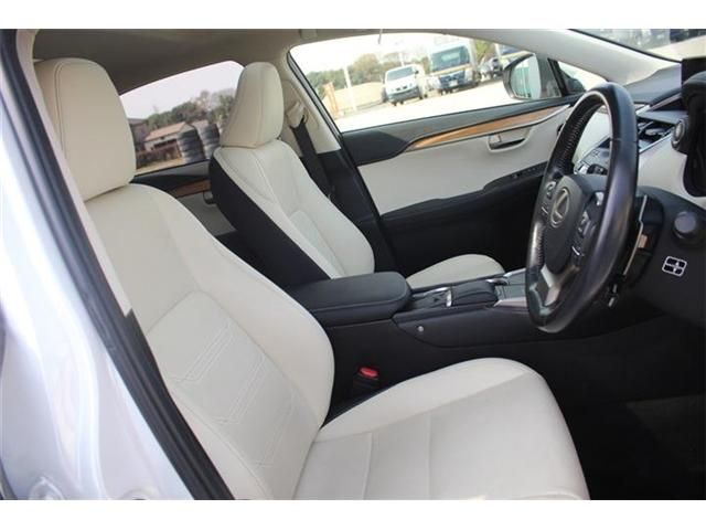 TOYOTA LEXUS NX300 AWD 2018 Image 31