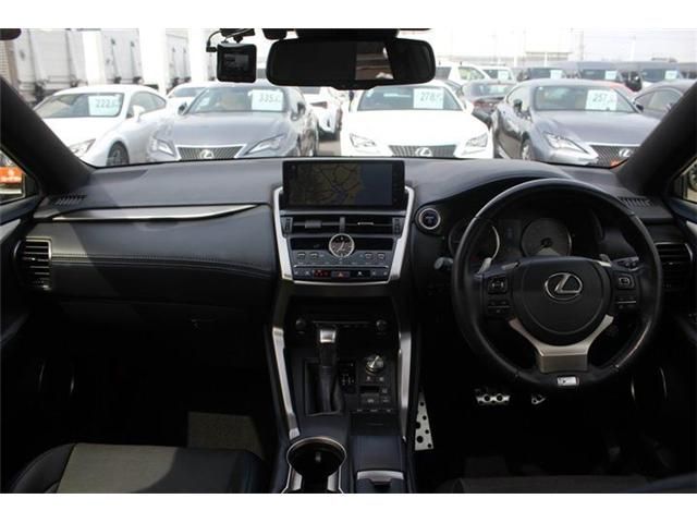 TOYOTA LEXUS NX300H AWD 2020 Image 31