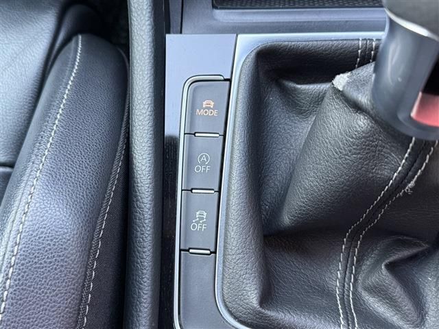 VOLKSWAGEN GOLF R 2016 Image 31