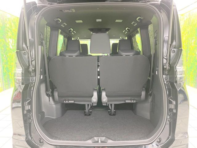 TOYOTA VOXY HYBRID 2024 Image 31