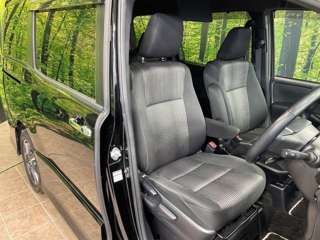 TOYOTA VOXY 2019 Image 31