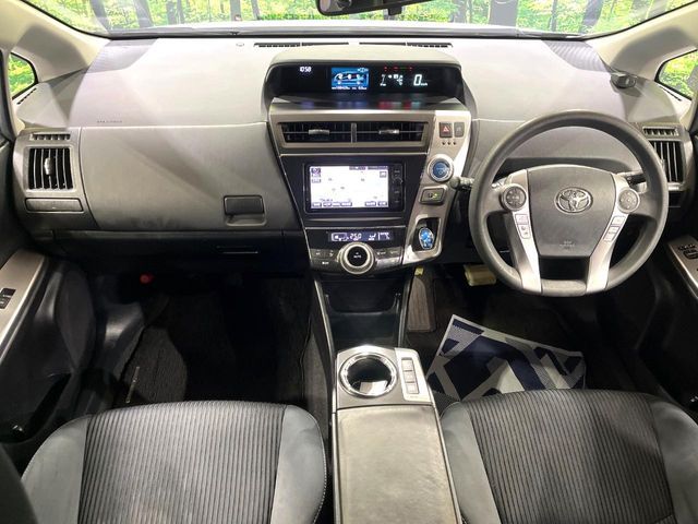 TOYOTA PRIUS ALPHA 2015 Image 31