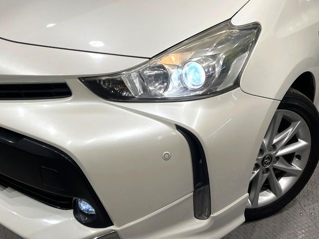 TOYOTA PRIUS ALPHA 2015 Image 31