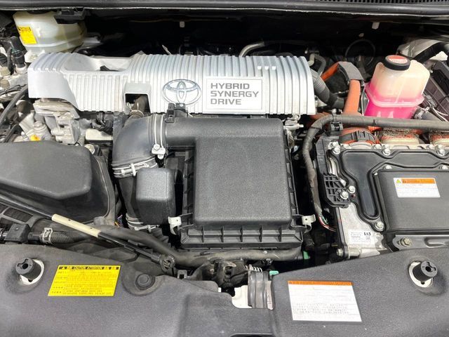 TOYOTA PRIUS ALPHA 2015 Image 31