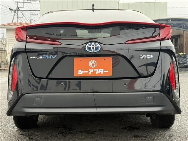 TOYOTA PRIUS PHV 2017 Image 31