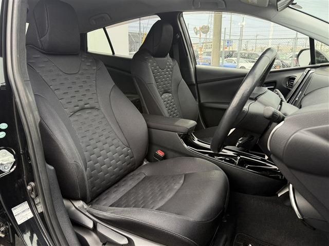 TOYOTA PRIUS PHV 2017 Image 31