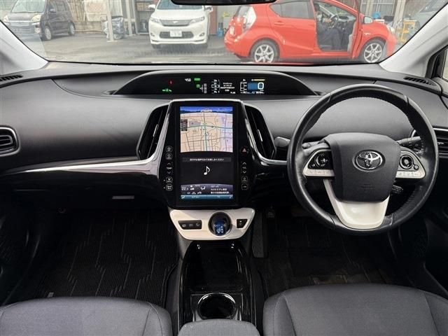TOYOTA PRIUS PHV 2017 Image 31
