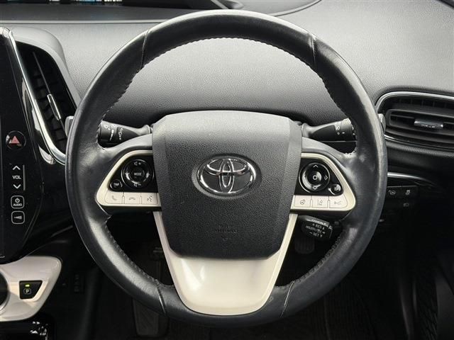 TOYOTA PRIUS PHV 2017 Image 31